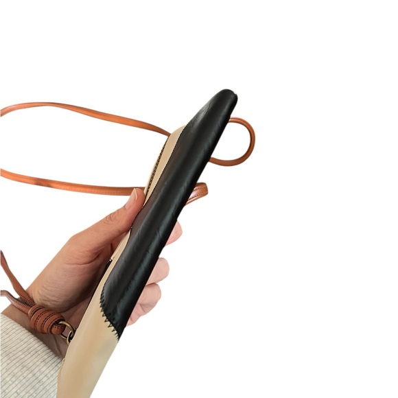 NWOT Universal Thread patchwork convertible wristlet crossbody bag tan black - Picture 12 of 14